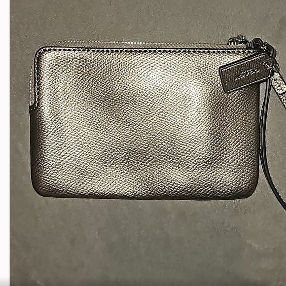 COACH NWOT metallic wristlet with a bow - Picture 2 of 6